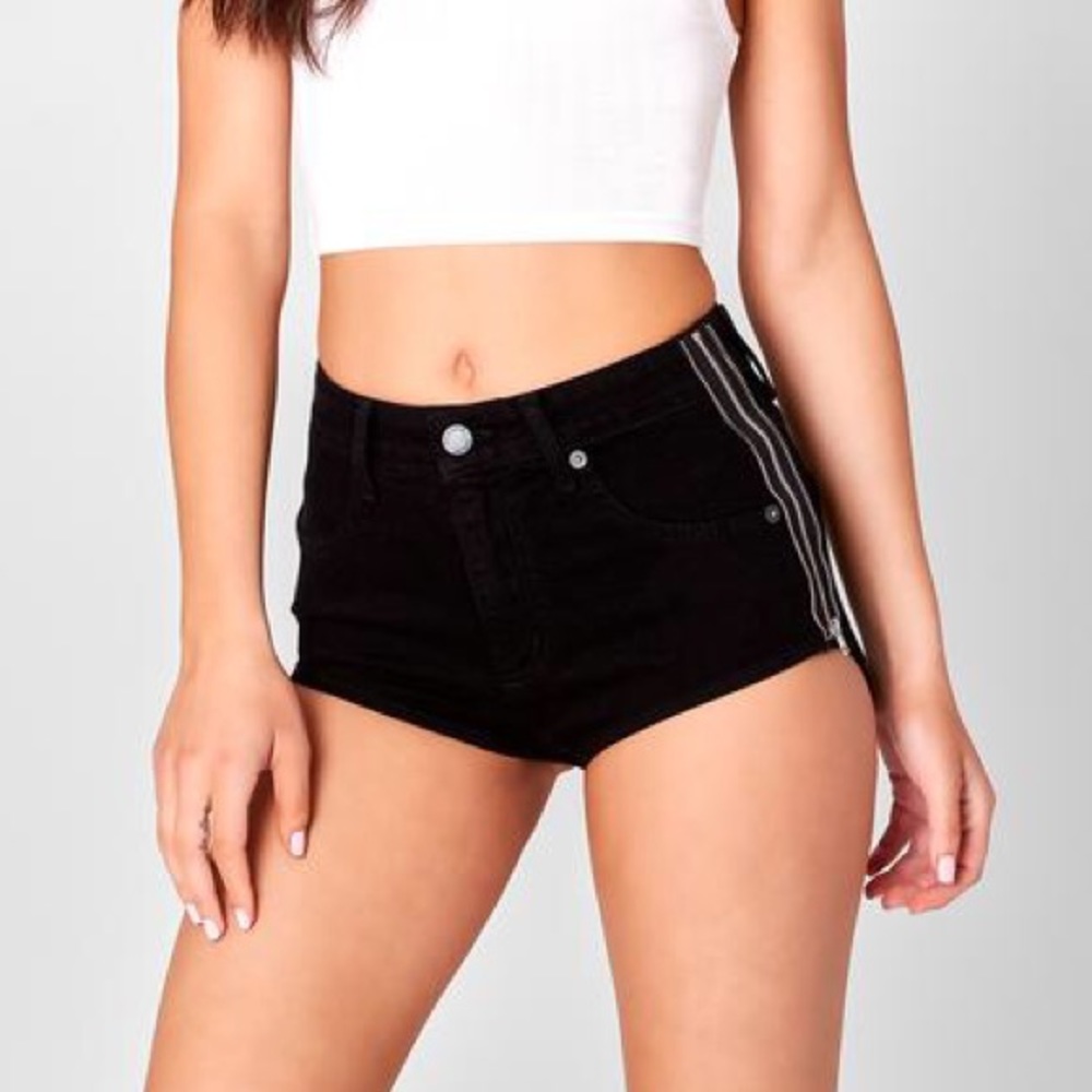 LF Carmar Black Zipper Shorts
